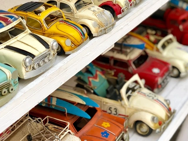 3 Ways to Identify Authentic Vintage Toys 