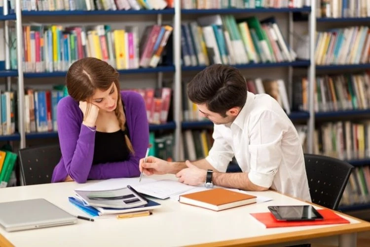 Why Should You Consider Seeking Dissertation Help in Kuwait?