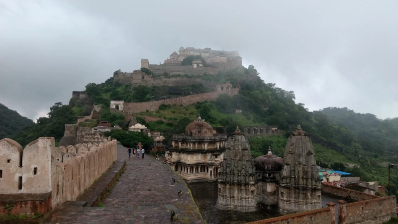 One Day Tour near Udaipur with Best Tempo Traveller Rental Udaipur