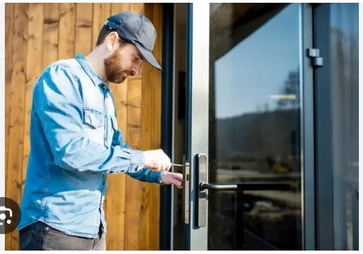 Why Ottawa Businesses Should Schedule Regular Commercial Lock Maintenance