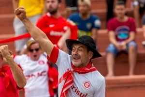 Internacional bate o Grêmio nos pênaltis e é campeão da Copa São Paulo