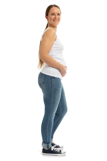 Exploring Women's Skinny Jeans by 1822 Denim