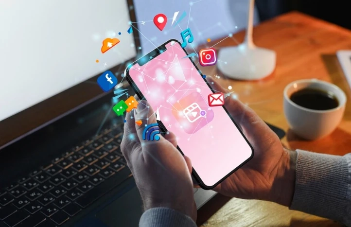 7 Tips for a Strong Social Media Presence in 2025