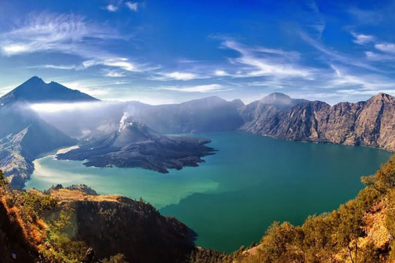Exploring the Majesty of Mount Rinjani: A Trekker's Paradise