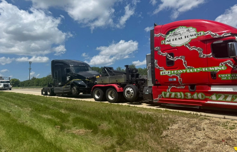 How Our Tow Truck Company Delivers Stress-Free Towing and Recovery in Elk Grove Village?