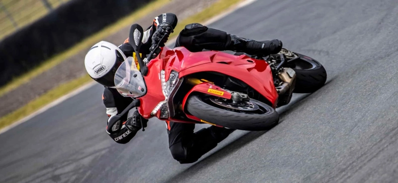How Motorcycle Racing Tires Differ from Street Tires