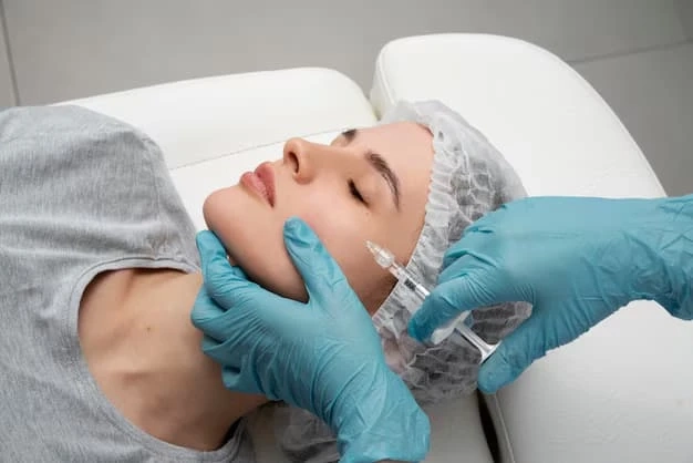 Why Dermal Fillers in London Are Popular for Youthful Appearance