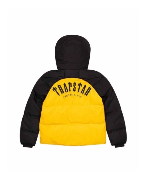 Trapstar UK Essentials: Jackets, Tracksuits and Iconic Hoodies for Streetwear