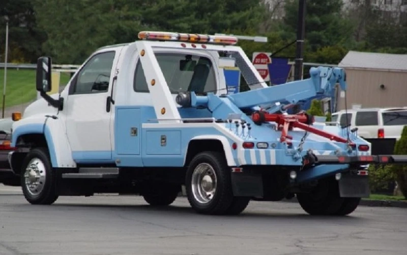 Why is Professional Semi Truck Towing Service Essential for Your Business in San Jose?