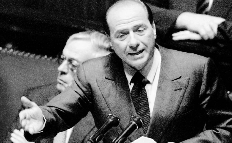 Com time da 3ª divisão, Berlusconi quer voltar a ser grande no futebol