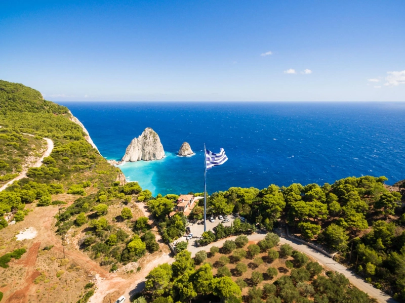 Living Like a Local: Neighborhood Guides for Long-Stay Travelers in Athens