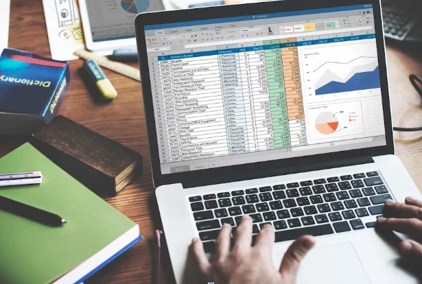 How Real-Time Financial Tracking Simplifies Business Management