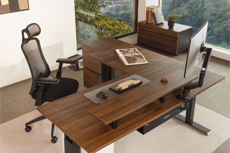 Discover How Standing Desks Are Revolutionizing Office Culture