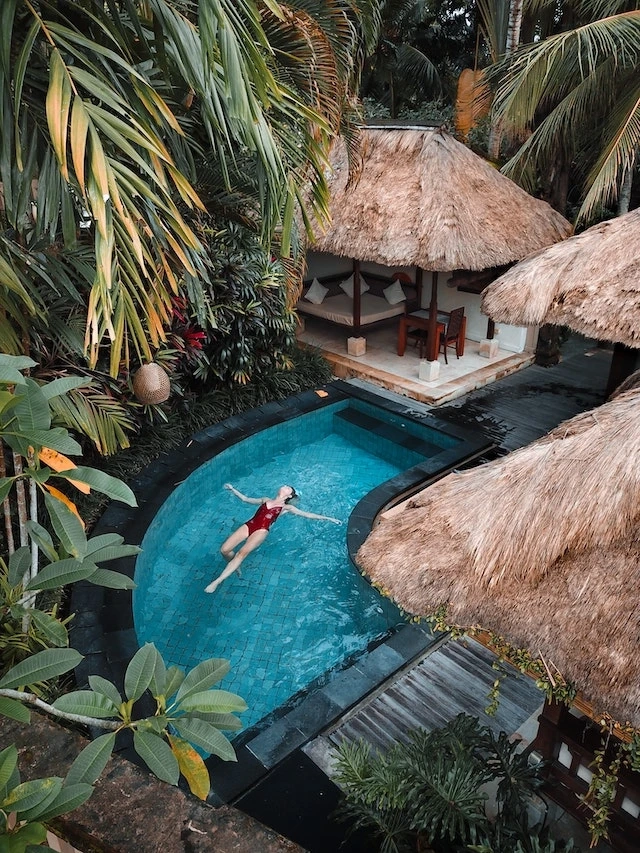 Aquatic Luxury A Closer Look at the World of Pool Salons