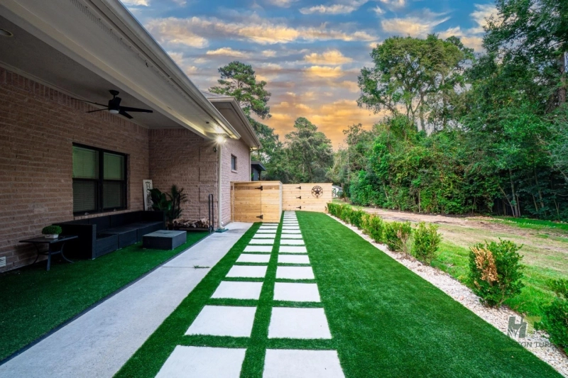 Houston Artificial Turf Installation: Redefining Outdoor Living