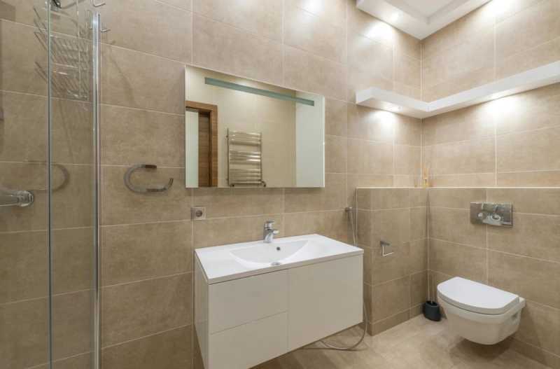 Space-Smart Bathtub Styles for Bathroom Remodeling in Orange