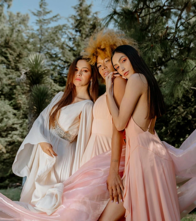 Plus-Size Evening Dresses That Flatter Every Curve