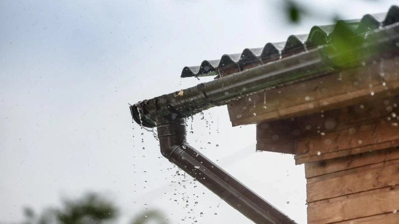 Do all roofs need gutters?