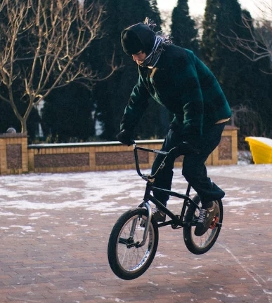 Winter BMX Riding Techniques for Icy Conditions