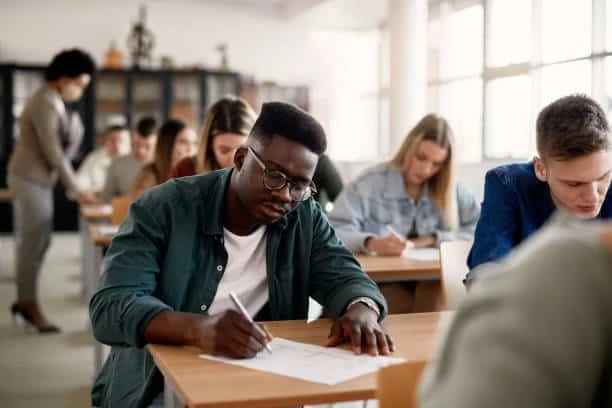 Your Guide to Leading MIM Colleges in the UK