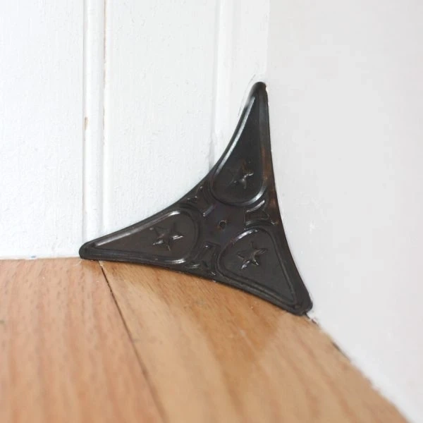 How Dust Corners Keep Your Furniture Cleaner and More Organized 