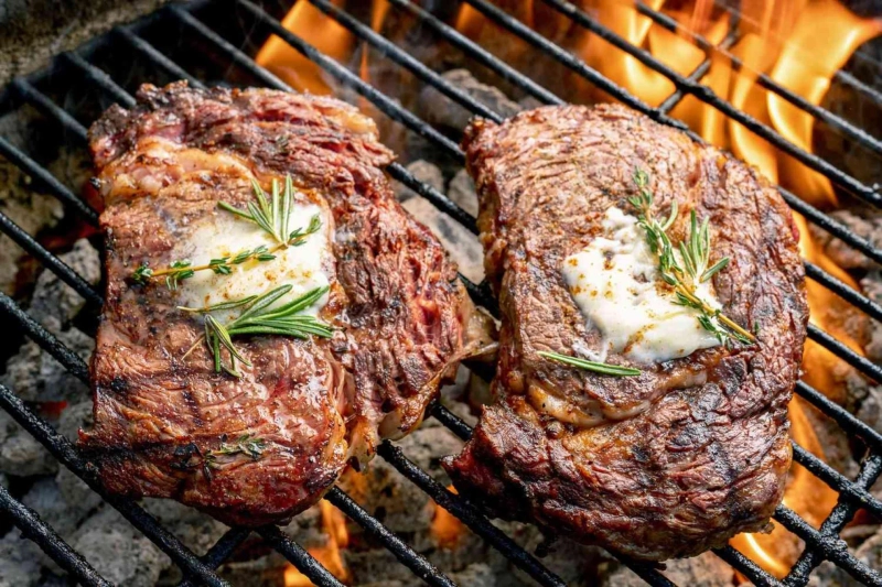 7 Reasons Smoked Oxtails Are a BBQ Favorite for Backyard Parties and Catering