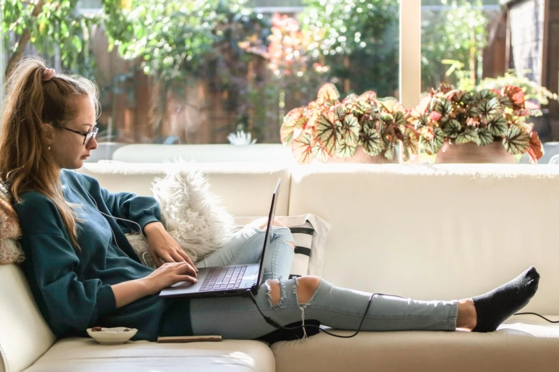 Juggling between too many things during this pandemic? Avoid neck pain with these tips
