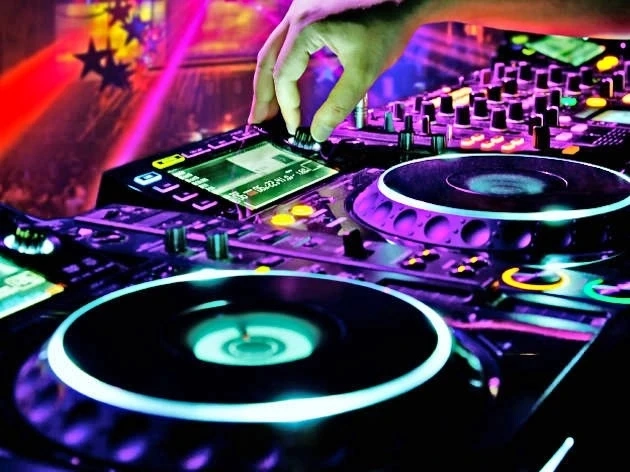 How can the best DJ in Columbus make your event memorable?