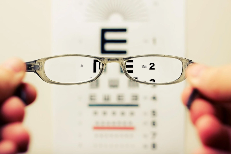 The Right Spectacle Frame To Suit The Shape Of Your Face.