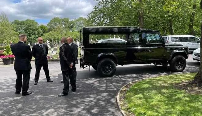 Be Mindful of These Aspects When Searching for Land Rover Defender Funeral Car Services 