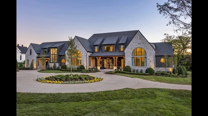 Innovative Approaches in Luxury Project Management for the Discerning Client