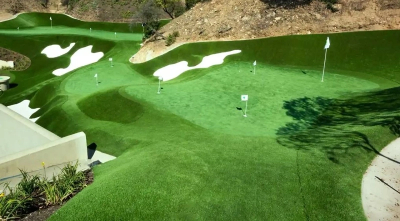 Why an Artificial Putting Green Is the Perfect Upgrade for Golf Lovers