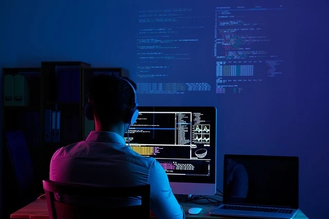 What is a Multi-Vendor Marketplace App? Advantages