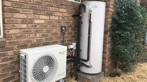 How does an Emerald hot water system work?
