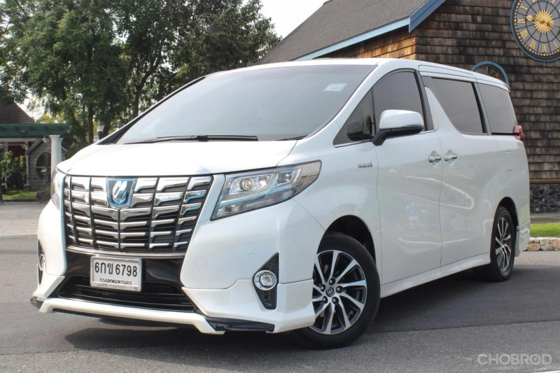 Toyota Alphard - A Perfect Combination of Entertainment and Practicality