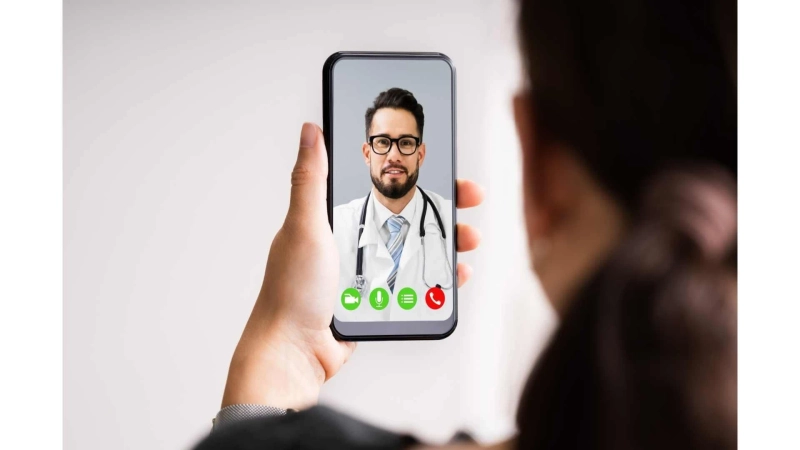 Choosing the Right Home Elderly Care Services: What to Look for in a Geriatric Caregiver 