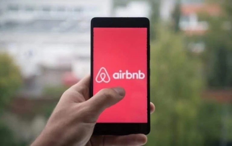 7 Features to Consider While Building an App Like Airbnb