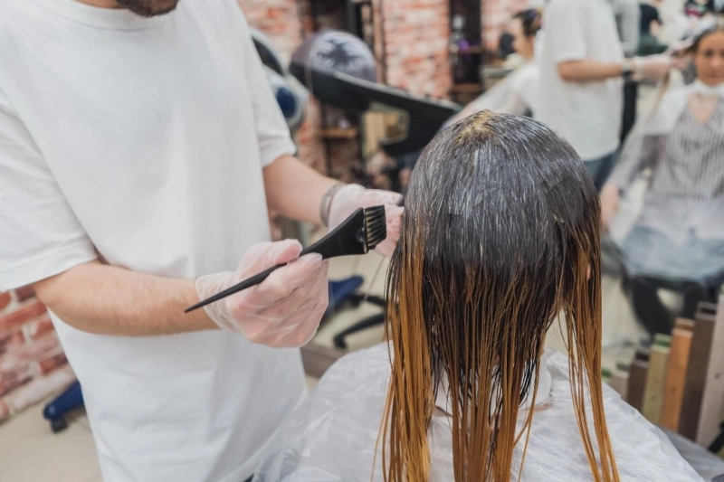 Quick Cover Root Touch Up When You Can’t Get To The Salon