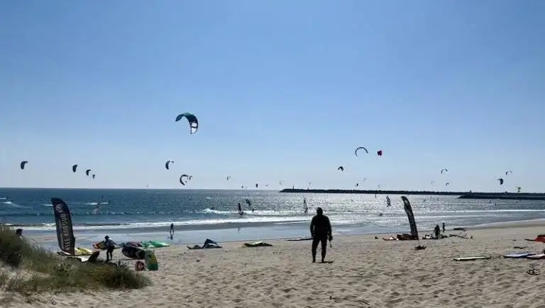 Ride the Wind and Waves: Why Joining a Kitesurfing School is the Best Way to Learn