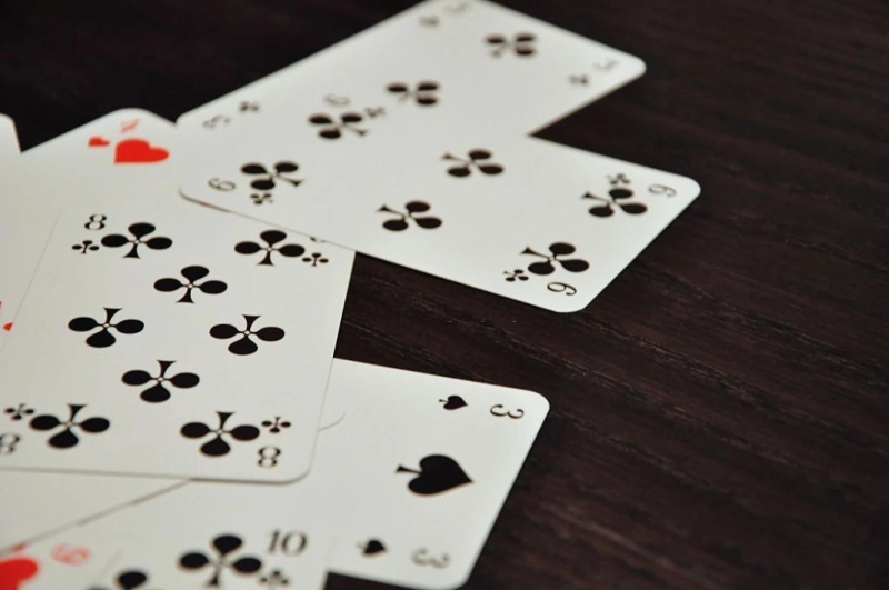 What are the top advantages of playing Rummy online?