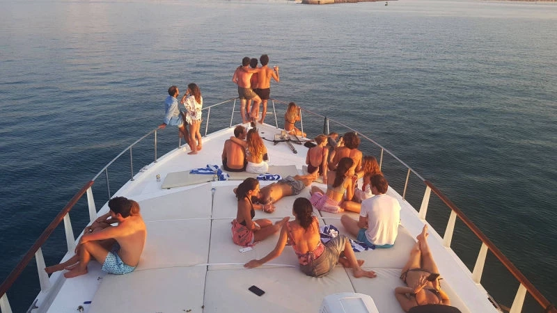 Plan the Exceptional and Adventurous Tour in Cab San Lucus in our Private Yacht and Charter 