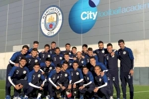 Comprado pelo Manchester City, clube quer ser 2ª paixão dos uruguaios