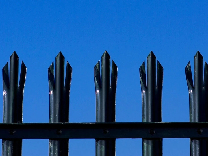 The Advantages of Installing a Palisade Fence on Large-Scale Transport and Logistics Facilities