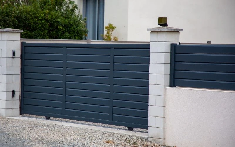 Automatic Gate Stuck? What to Do During a Blackout