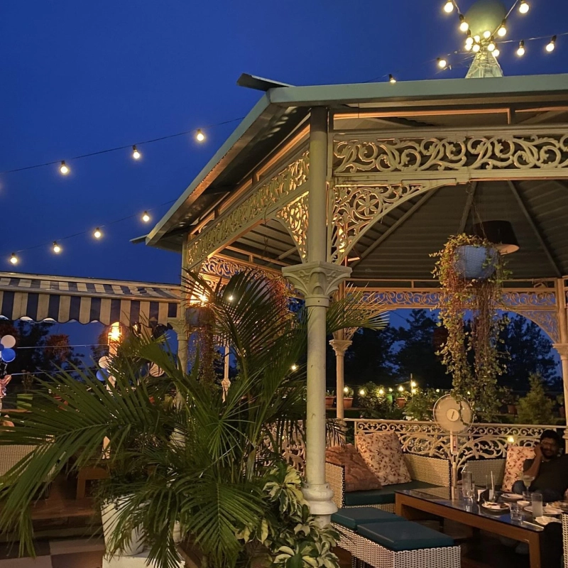 Romantic Rooftop Restaurants in Dehradun for Couples