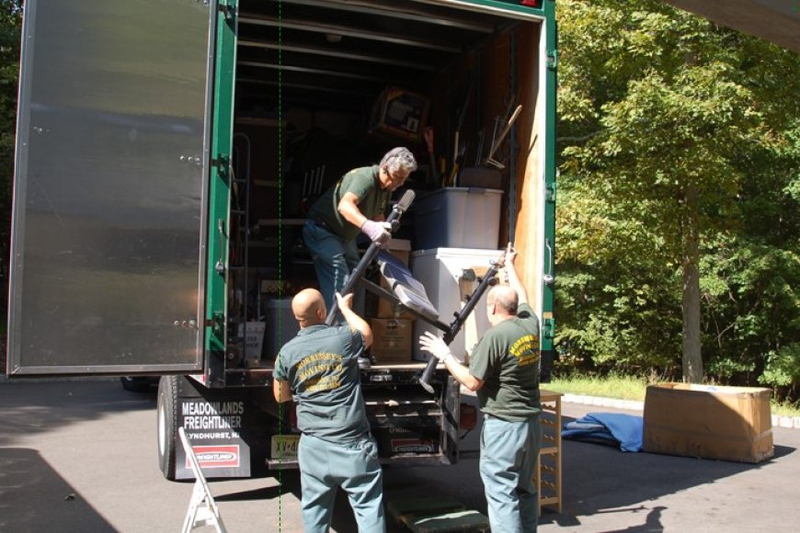 What Are the Benefits of Decluttering Before a Residential Move?