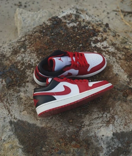 How to Choose Sneakers in the UK: A Complete Guide for Comfortable Shopping