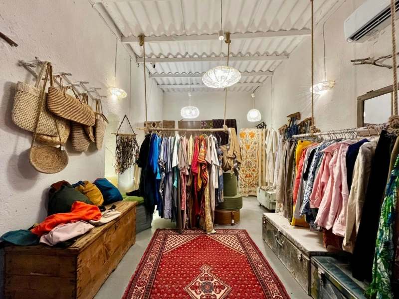 Quick Answers About Shopping at a Rush Dresses Boutique