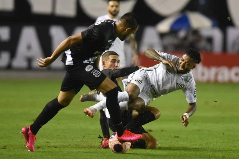 Santos perde de virada para Ponte e dá adeus ao Paulista