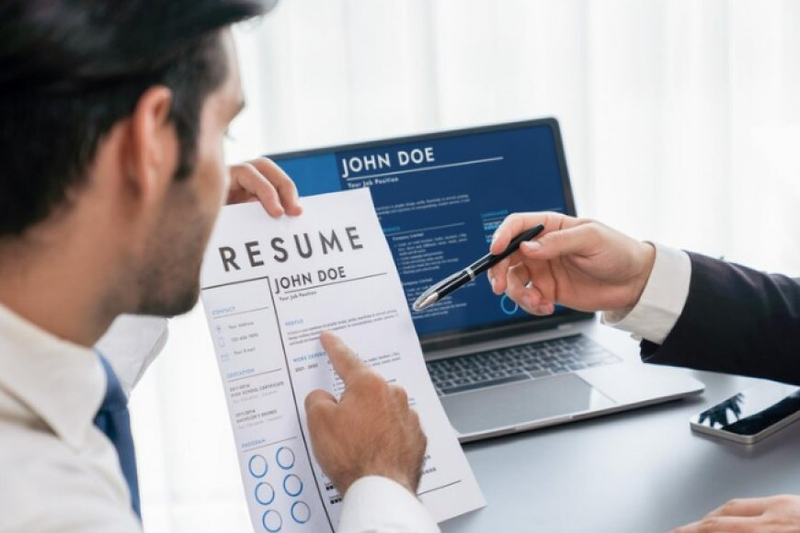 Crafting the Perfect Resume: Essential Writing Tips for Freshers